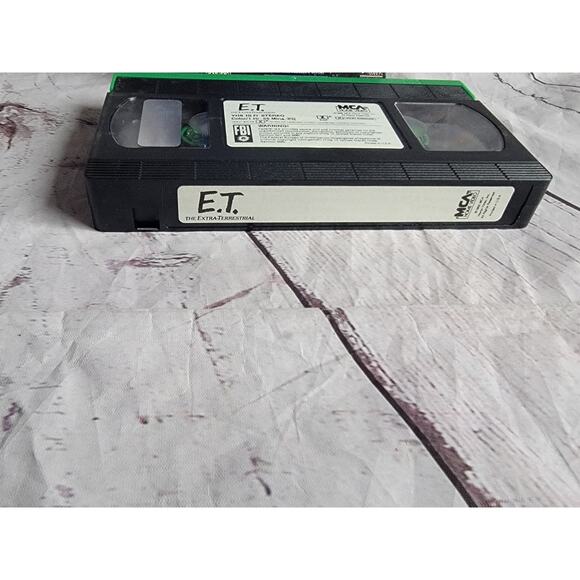 E.T. The Extra-Terrestrial VHS Tape 1988 Classic Sci Fi Family Movie Green Spool - Picture 3 of 8